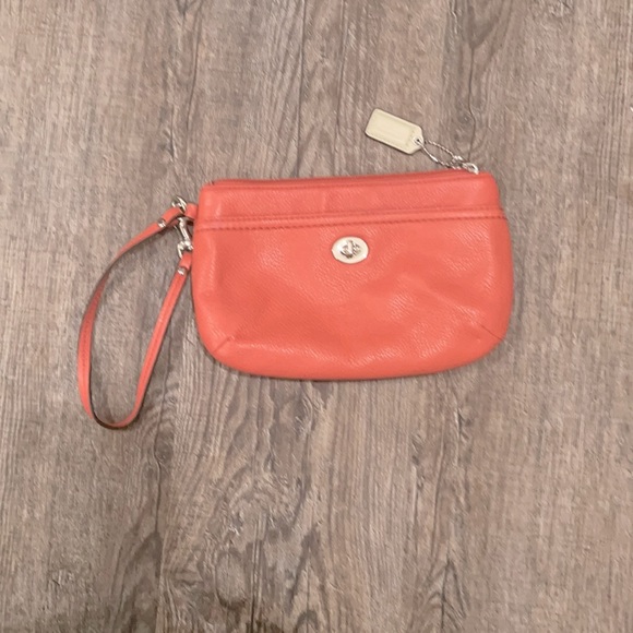Coach Handbags - Deluxe large Coach wristlet/mini purse 😘😍❤️